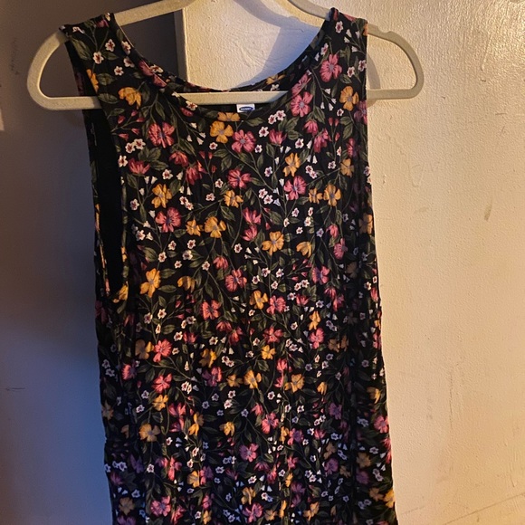 Tank Top with flowers - Picture 4 of 5
